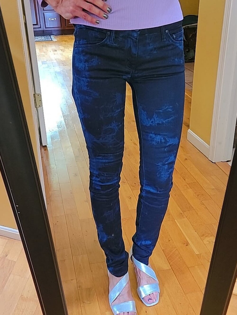 MOTHER These are Mother The Looker jeans in a blue "Rebel in Silk" tie-dye print